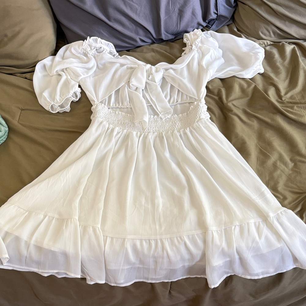 Elegant White Off-Shoulder Kids Dress - Picture 4 of 6